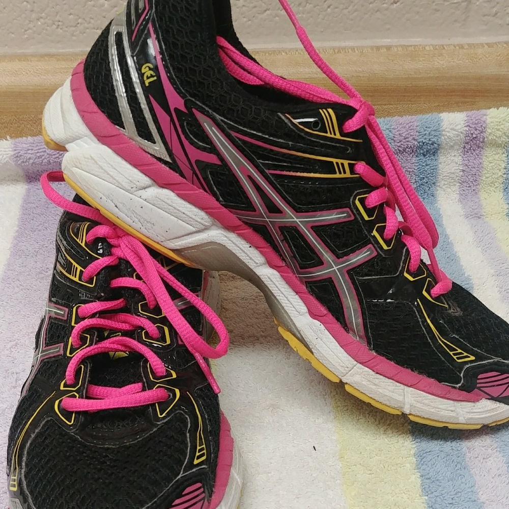 Asics GT 2000 size 7
